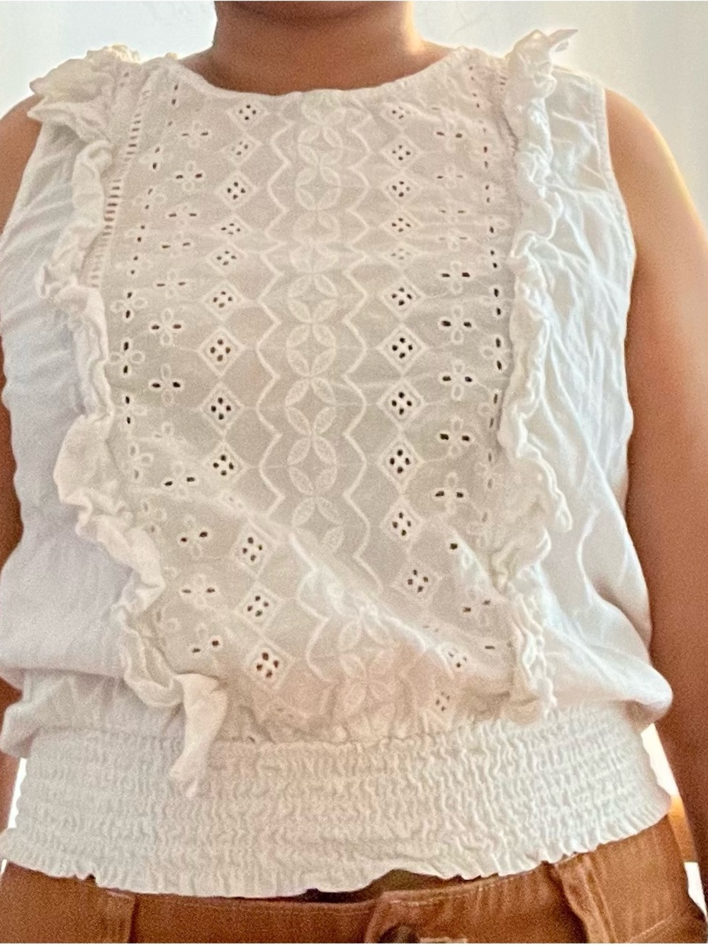 Women's 100% Cotton Size Medium White Eyelet Ruffle Sleeveless Top